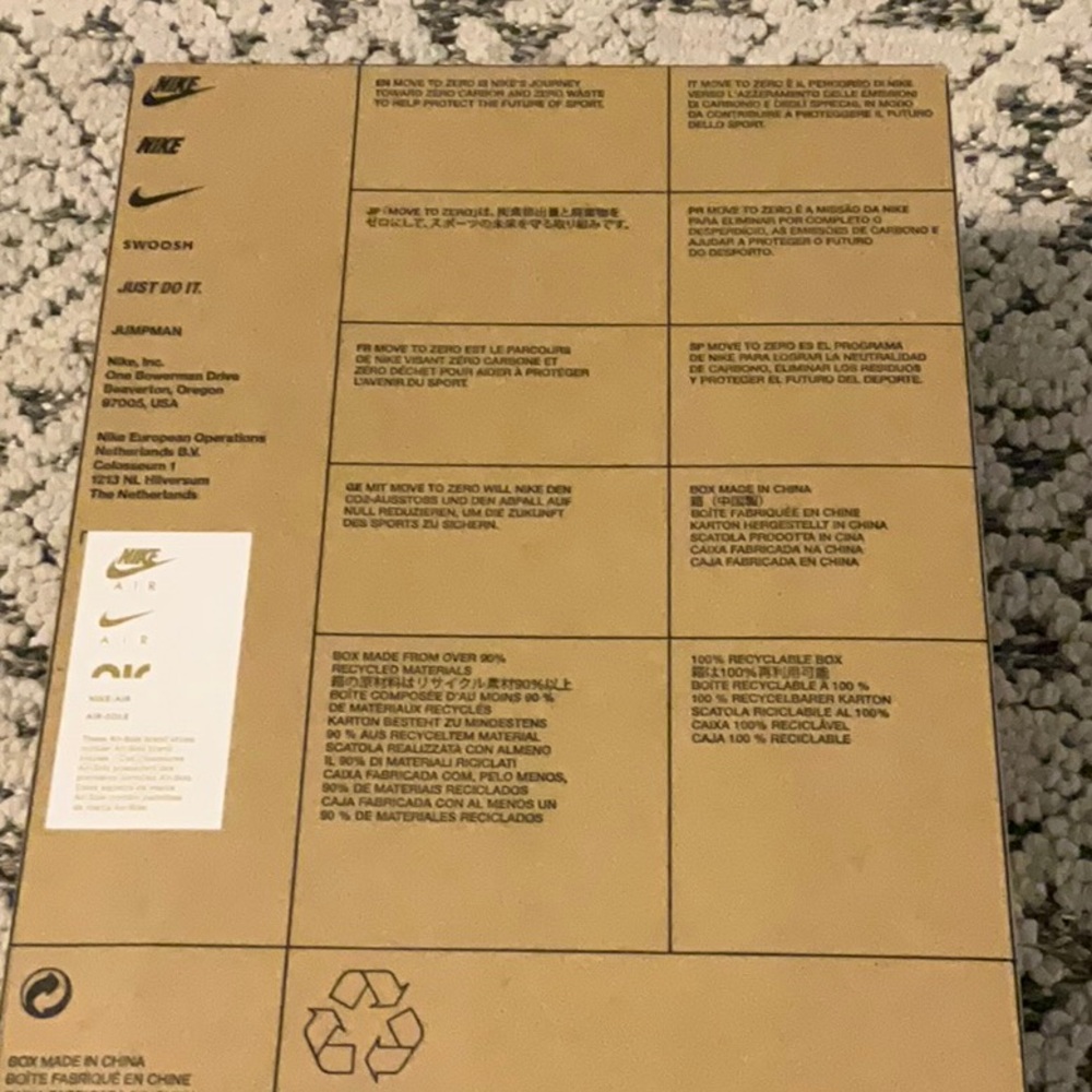 NIB WOMANS AIR JORDAN 1 LOW SE - Picture 8 of 8